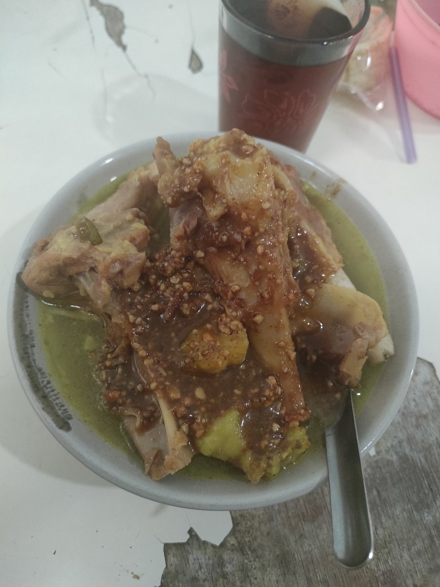 Joxxer212's tweet photo. Soto balungan kambing 🐐 purwokerto, enak...
#Soto
#KulinerNUsantara 😎 https://t.co/RfgullQG3C