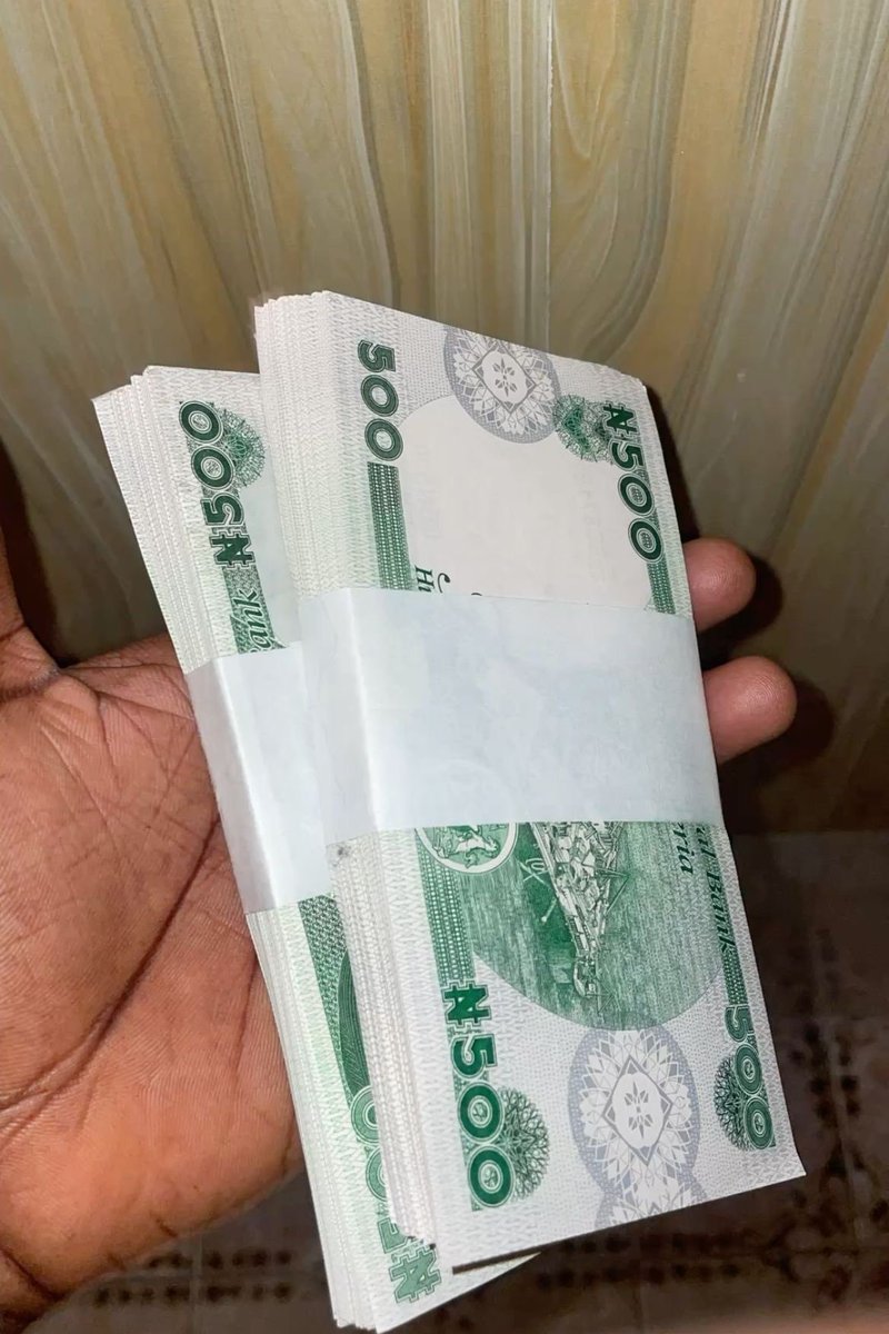 Champzofficial1's tweet photo. Which one do you prefer??

Money.                   🤔          Food. https://t.co/PrUcOMmBum