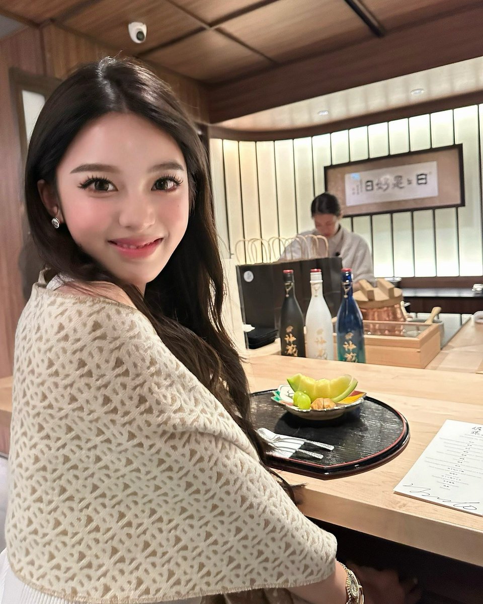 thistdoe's tweet photo. Happy sarah 😆 go grab some lunchhh 🍽️ https://t.co/pI0eW5MKMJ