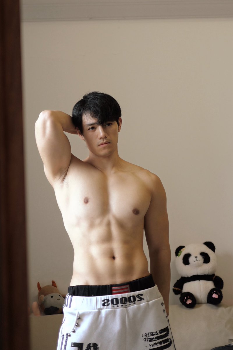 Rio_Longlong's tweet photo. 真正的男人自带忧郁 https://t.co/w4cYnbbqGL