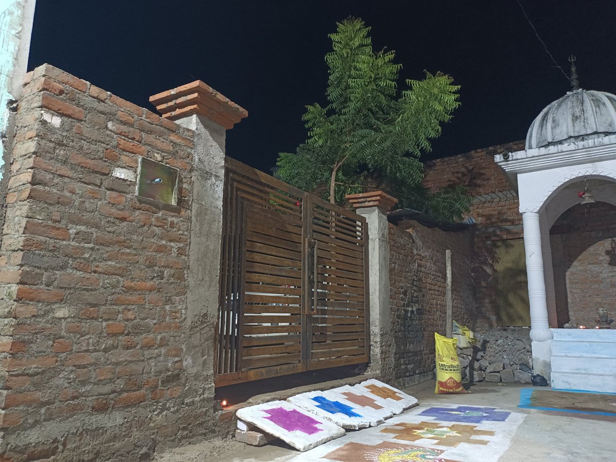 RohitKaNation's tweet photo. Hey @grok can you give luxurious look this boundary wall? https://t.co/8kola8Szgc