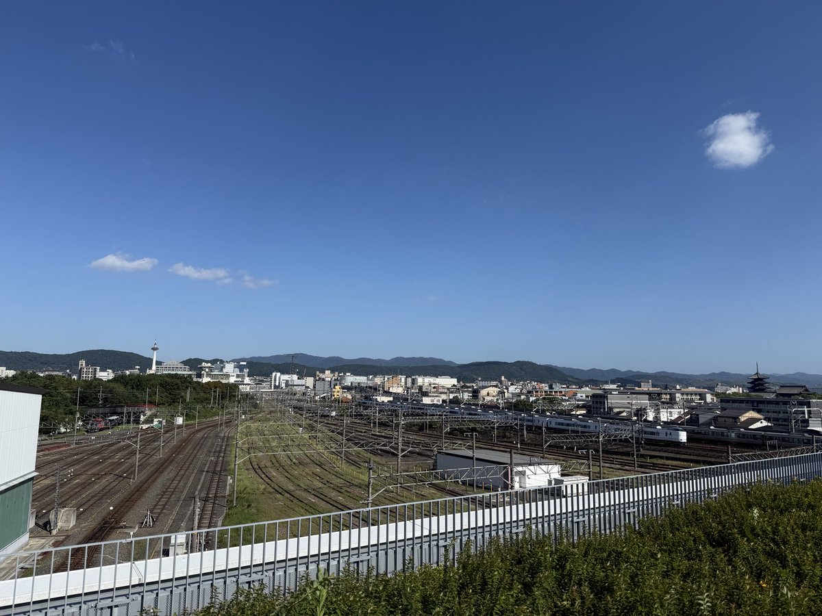 ochi__san's tweet photo. 4路線とタワーと塔の欲張りに成功
#京都鉄道博物館 https://t.co/Pr6W6bjnVF