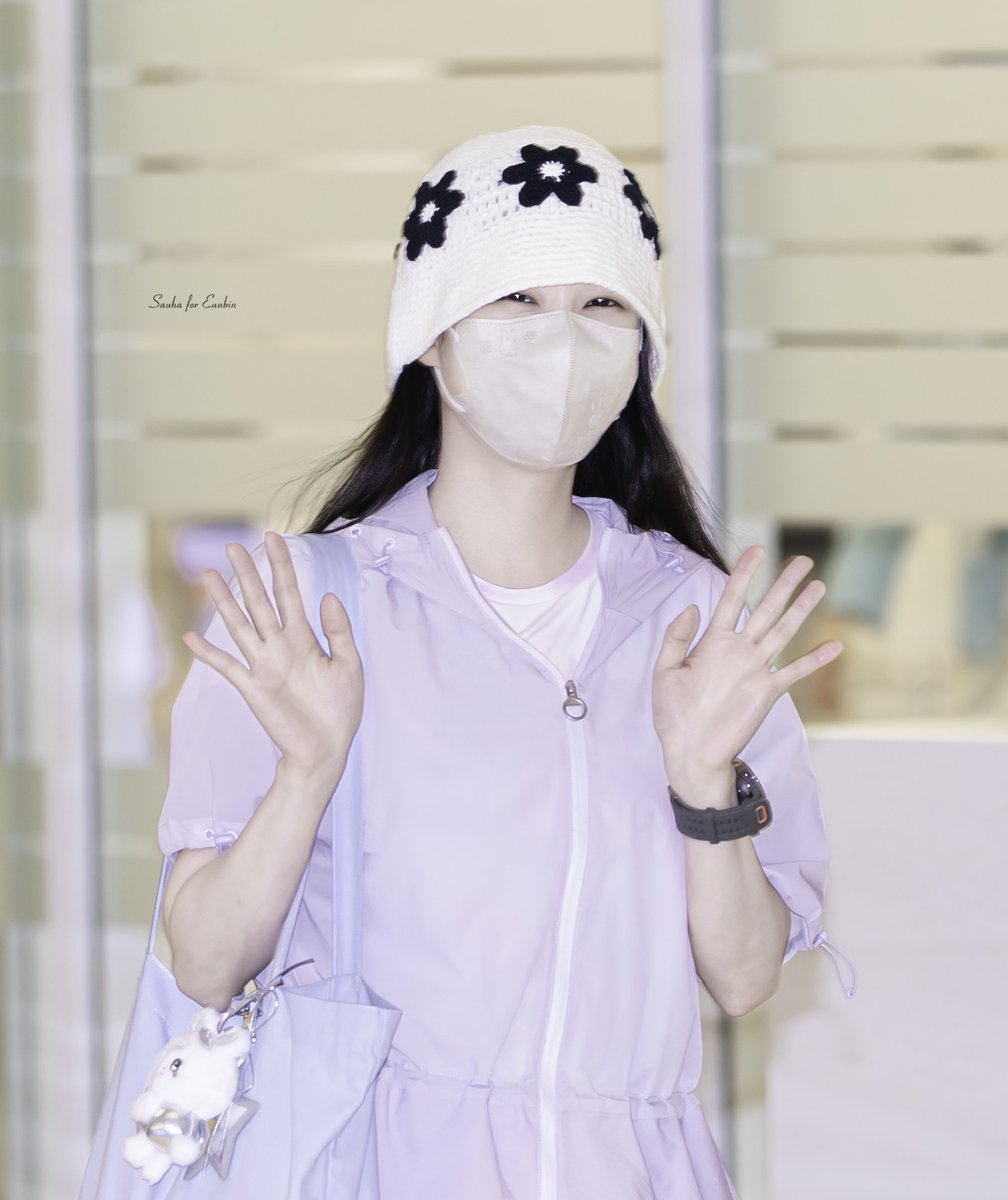 400vov004's tweet photo. 260912~4 대만 은니버스 인천공항 출입국   
👋👋👋

#박은빈 #ParkEunBin https://t.co/xwfgYY74KO