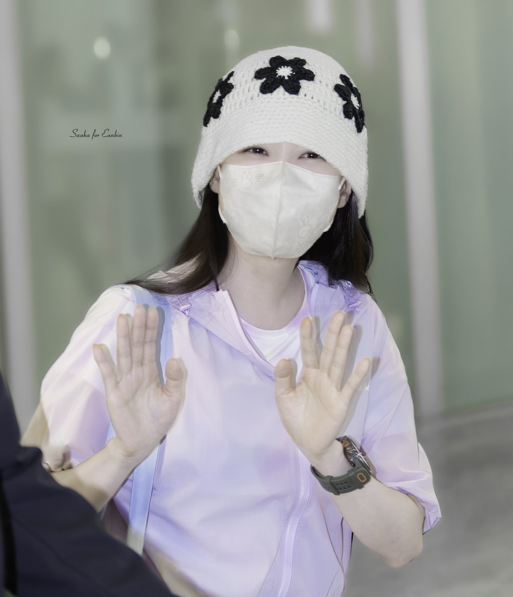 400vov004's tweet photo. 260912~4 대만 은니버스 인천공항 출입국   
👋👋👋

#박은빈 #ParkEunBin https://t.co/xwfgYY74KO