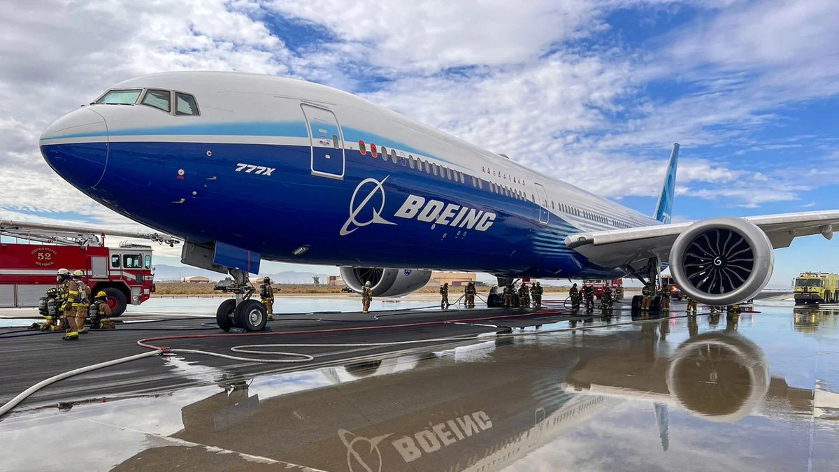 Aviationa2z's tweet photo. Boeing 17,000 Engineers Could Strike, Putting 777X Certification at Risk✈️

@Boeing faces a critical labor deadline as about 17,000 engineers and technical employees represented by the Society of Professional Engineering Employees in Aerospace (SPEEA) prepare to vote on a revised four-year contract.

The existing agreement expires on October 6, 2026, creating a potential disruption for Boeing’s certification programs if the proposal fails. The labor dispute comes as Boeing works toward certification and first deliveries of the 777X.

Read in detail👇🔗
https://t.co/X98swhK3Vo
#AviationNews #Boeing777X
