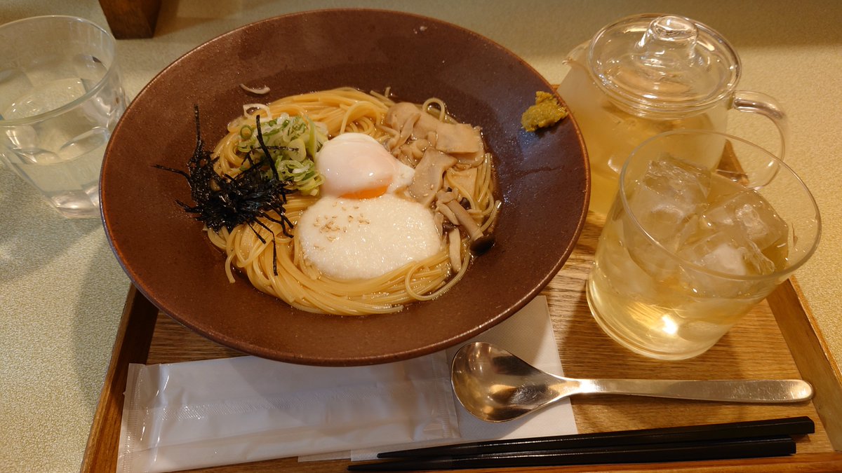 blk_candy_123's tweet photo. 今日はパスタを食べてます🤗
お茶も色々あってよくわからないで注文したけど美味しい
また来ようと思います🍝 https://t.co/vVW2YOnf5o