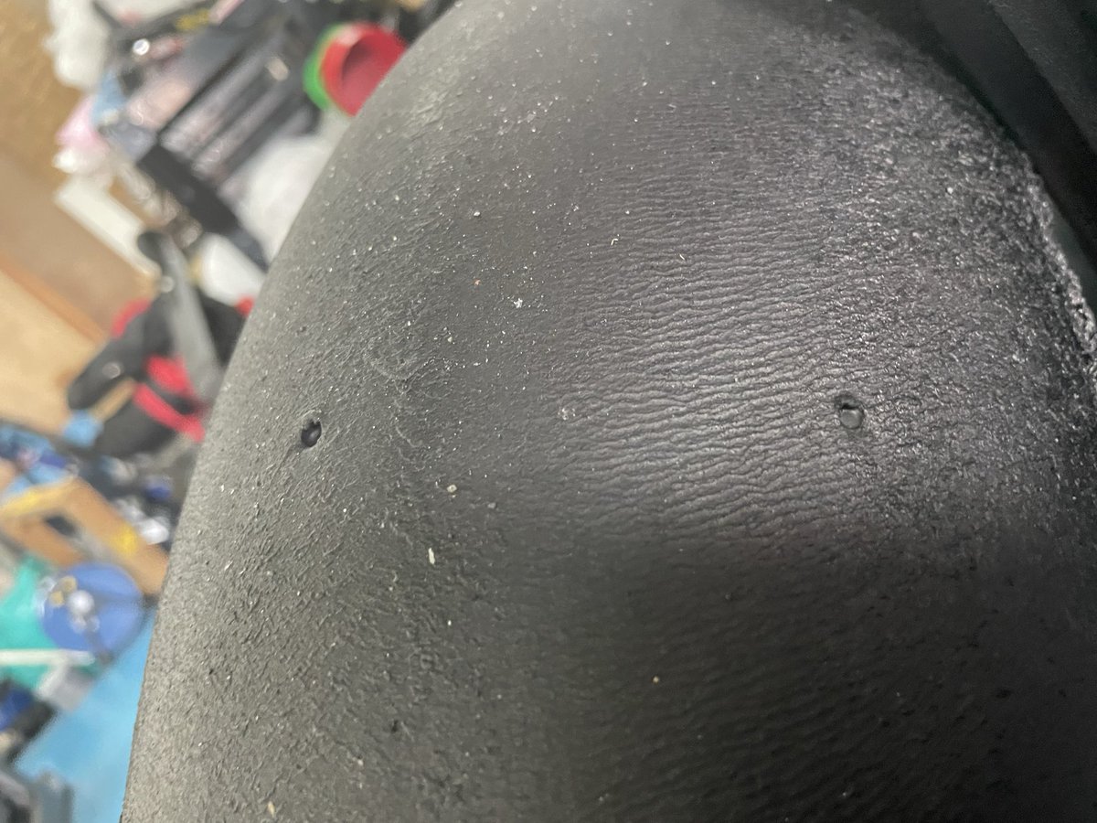 joker_navigator's tweet photo. 5年振りにバイク乗って思った事
まずウイリー怖い😨
深いバンクが怖い😨
でもダンロップの進化が凄い🤨
こんなタイヤでも滑ることも無くサラッと19秒出る😅
何よりも知ってる人達の目が1番怖い😱
もう過去の私は忘れて下さい＿|￣|○ https://t.co/D0L1yfRLFX