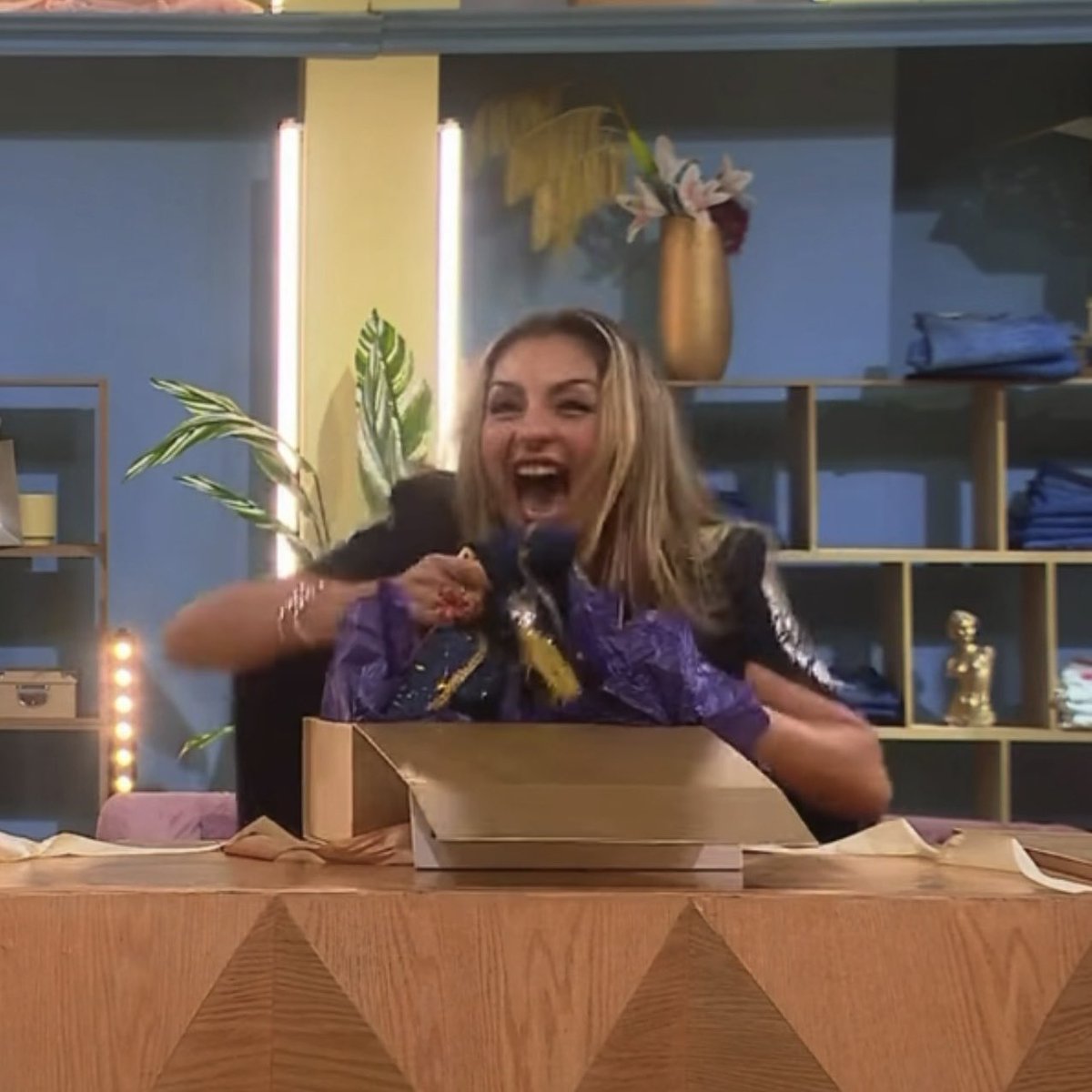 NachoConO's tweet photo. 👁️ Mariana Ochoa fue la PRIMERA eliminada, regresó a la competencia gracias a los votos del público y ahora se convirtió en la PRIMERA finalista de la cuarta temporada de la casa de los famosos méxico.

#LaCasaDeLosFamososMx https://t.co/mNDatThoiK