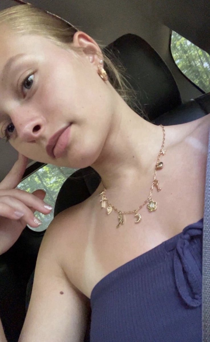 nnatsosaa's tweet photo. Kendall submitted. #gf #cuck #submitted https://t.co/lZLDL8yZpQ
