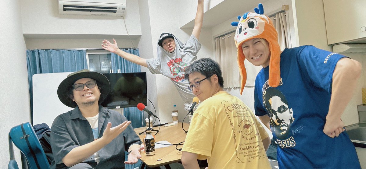 SAIGOH_FUNKIST's tweet photo. 昨日は

FM長崎
［FUNKIST V-ROAD PARADE RADIO］

の収録と

YBC山形放送
［お喋りヤングダンディー］

の収録でした。
メッセージ沢山ありがとうございます。 https://t.co/jJ8bkhgnfk