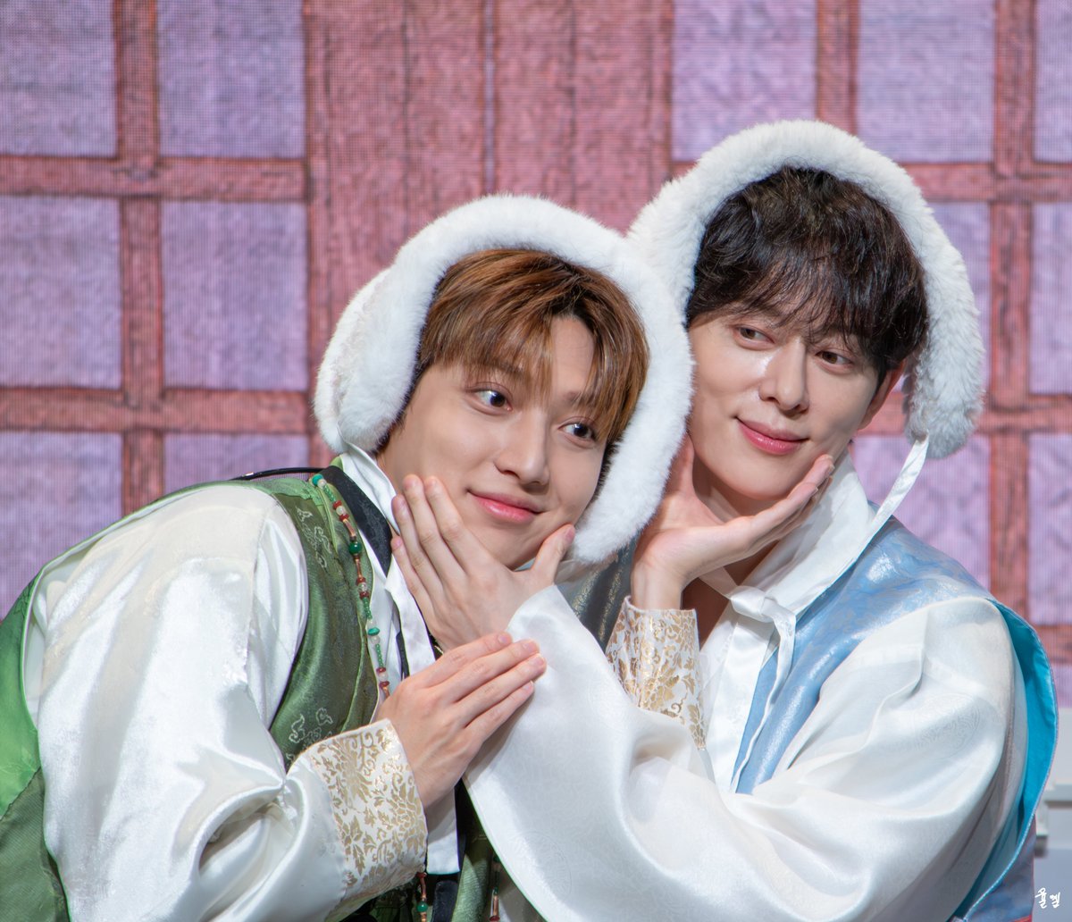 yuelx2's tweet photo. 260920 - 15주년 팬사인회   

#보이프렌드 #BOYFRIEND
#동현 #ドンヒョン @BOYF_DH
#광민 #クァンミン @KM__950424 https://t.co/4lNiN1bahZ