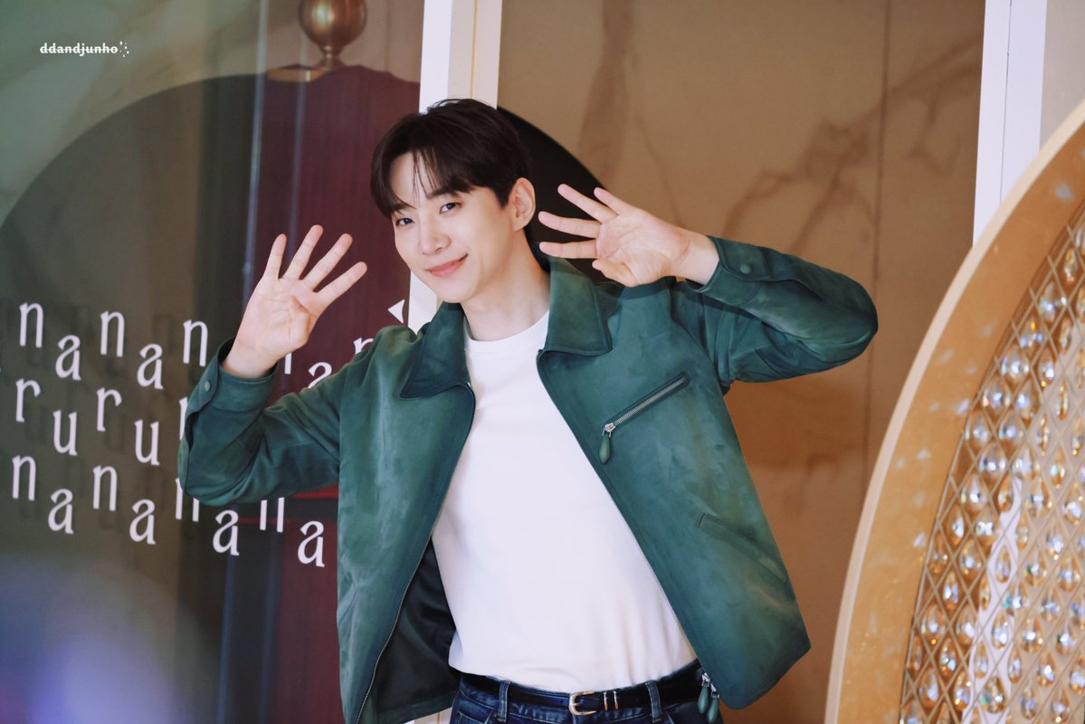 YungChiii's tweet photo. 260922 대환장기안장2 제작발표회
💛

@dlwnsghek
@follow_leejunho
#이준호 #leejunho #JUNHO #李俊昊 #イジュノ 
#대환장기안장2 https://t.co/6PbjMQK3GK