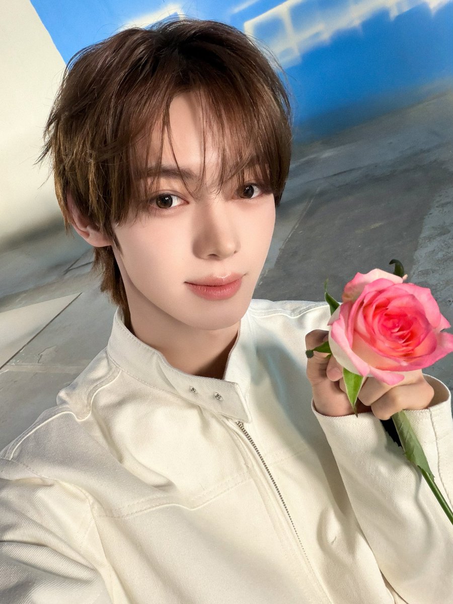 TWS_PLEDIS's tweet photo. 2026 TWS TOUR '24/7:FOR:YOU' IN BANGKOK

กรุงเทพฯ พร้อมหรือยัง? 🌹💙

#TWS #투어스 #247WithUs
#247FORYOU
#247FORYOU_IN_BANGKOK https://t.co/SyuPGUMLh8