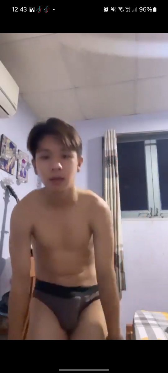 chau200222's tweet photo. Hồng hài nhi cuto banh lôđit. Ai còn giữ video rõ nét của bạn này hem cho mình xin thêm với.. https://t.co/o9ofkLpVtL