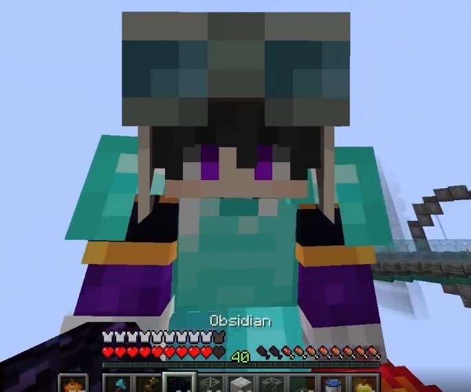 ayshell_c_'s tweet photo. huge fan of Flux wearing helmet that makes his head comically big https://t.co/fGcQSvXbAF