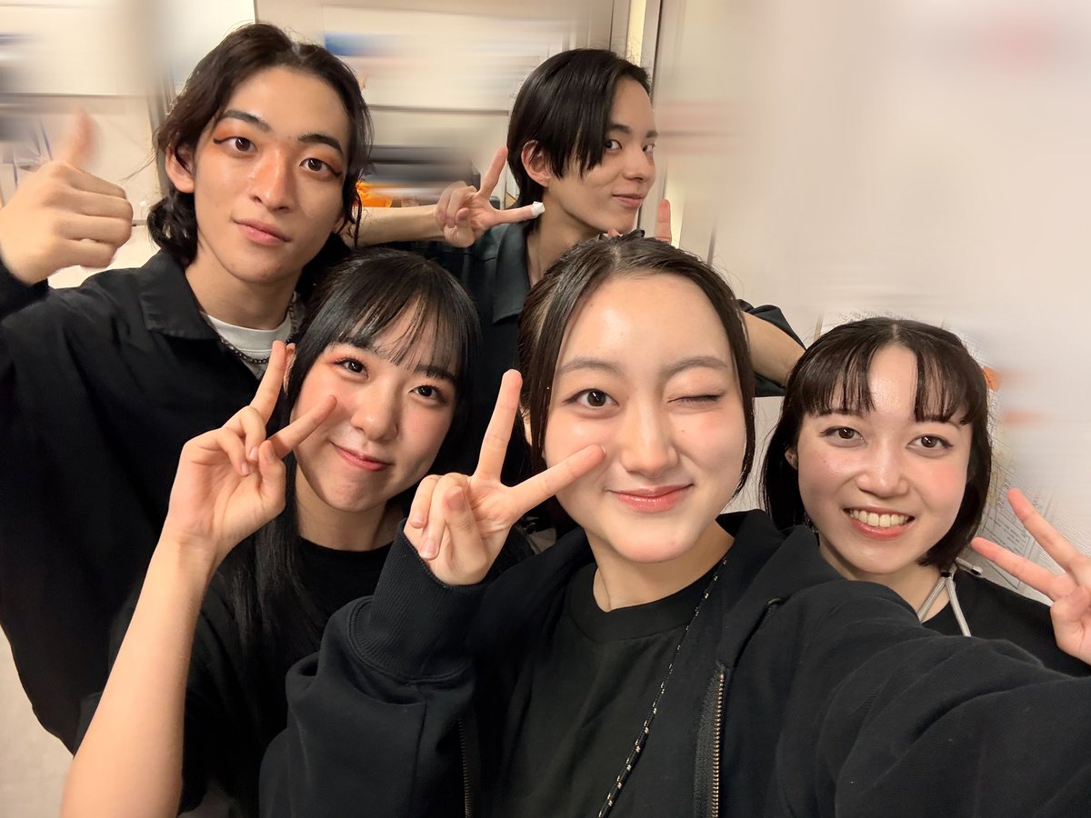 kanon_181216's tweet photo. #朧ミュ2026 10代組で📸
撮ろうって言ってたのにずっと忘れてました。
撮れてよかった！同年代の存在は大変心強かったです。
一緒にビッグになりましょう🤝🏻伸び代しかないね🙂‍↕️

#朧炎ノ刻 #ミュージカル信長 https://t.co/5sLi3uR3Ei
