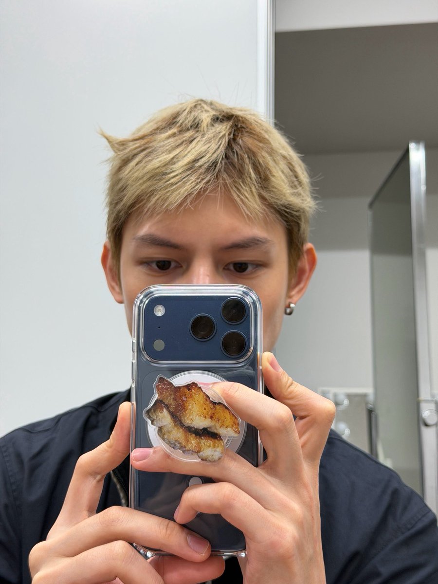 eomhon's tweet photo. AWWWW https://t.co/Y9L98oXNuZ