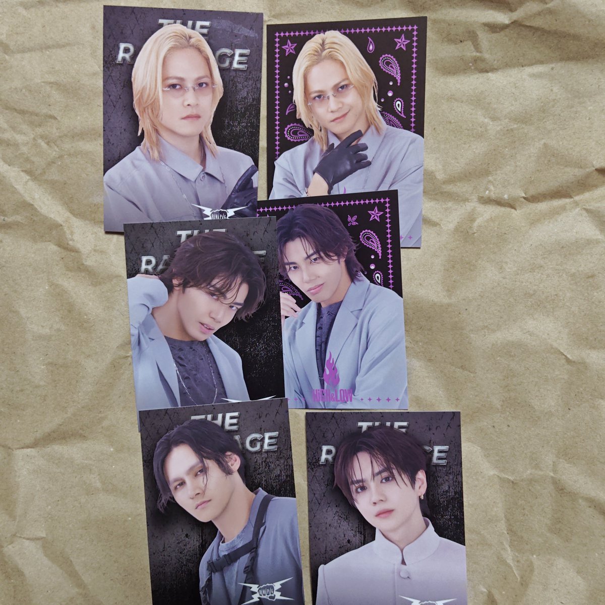 muscat_11_'s tweet photo. HiGH&amp;LOW FEVER ハイロー
RAMPAGE ランペ
フォトカード フォトカ

譲➜岩谷翔吾 武知海青 龍 吉野北人

求➜RIKU

写真にありませんが吉野シクレも所持しております。
決まった際に別途添付します。

本日会場にて交換希望です。

交換可能な方がいましたらお写真付きでリプお願いします。 https://t.co/buTYhxn1Xl