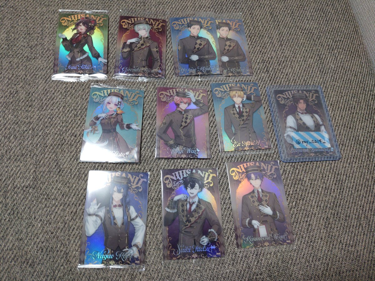 ray_0214_'s tweet photo. 【交換】にじさんじ缶バッジビスケット4 にじさんじウエハース2

譲→写真のもの
求→IDカードの方（🥃）

郵送または都内手渡し
比率違い️⭕️ リプにてご提案ください

検索からも気軽に声掛けください https://t.co/YceUg27BYo