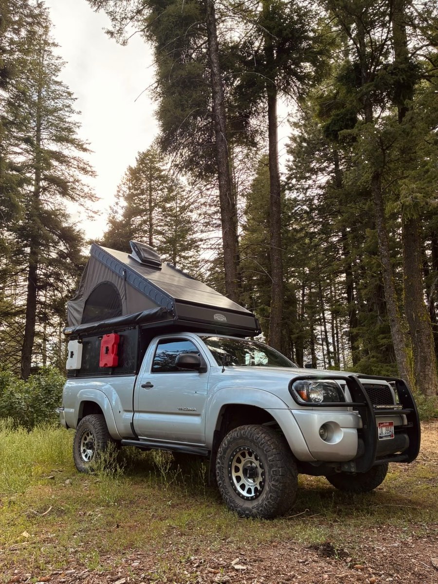 MauricioBao8's tweet photo. Dudeeeeeee, this is sweet! Parker Hopkins sent us photos of “the little four-banger that could. ” This 2006 manual 4x4 Tacoma has taken me dirt biking and fishing all over Idaho. Mostly weekend trips, but it’s set up for longer adventures too, with https://t.co/za4hG4a9hE