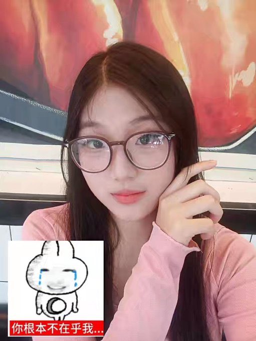 EcerTugba's tweet photo. 刚拍的粉饺子皮🥟            

赶紧看， 我要删了…… https://t.co/YWpm0BjZ7x