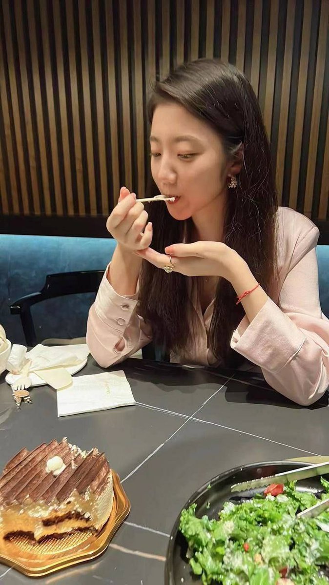 xye2fy's tweet photo. 再顶的片，冲完也跟垃圾一样

我就想知道：有没有哪一部

你冲完了，下次还想点开看第二遍的  ？？？ https://t.co/3vQEkwQvoK