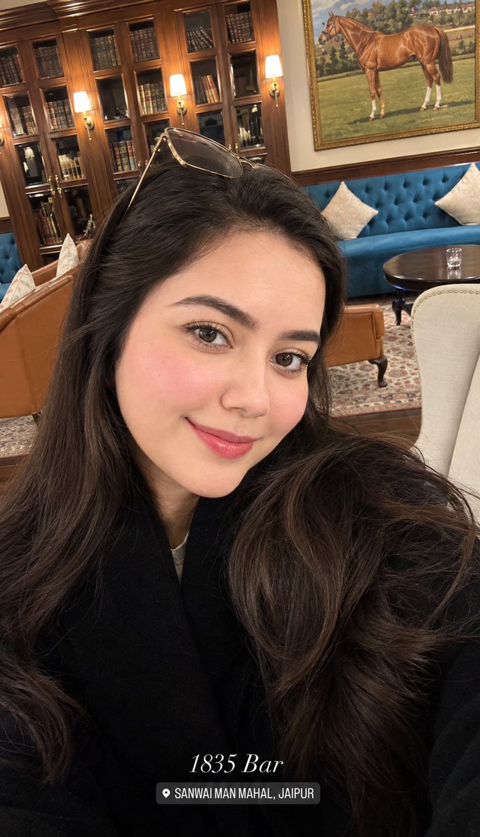 Soha0070's tweet photo. Some moments don’t need a filter—just a memory 🖤 https://t.co/htoei6RKvV
