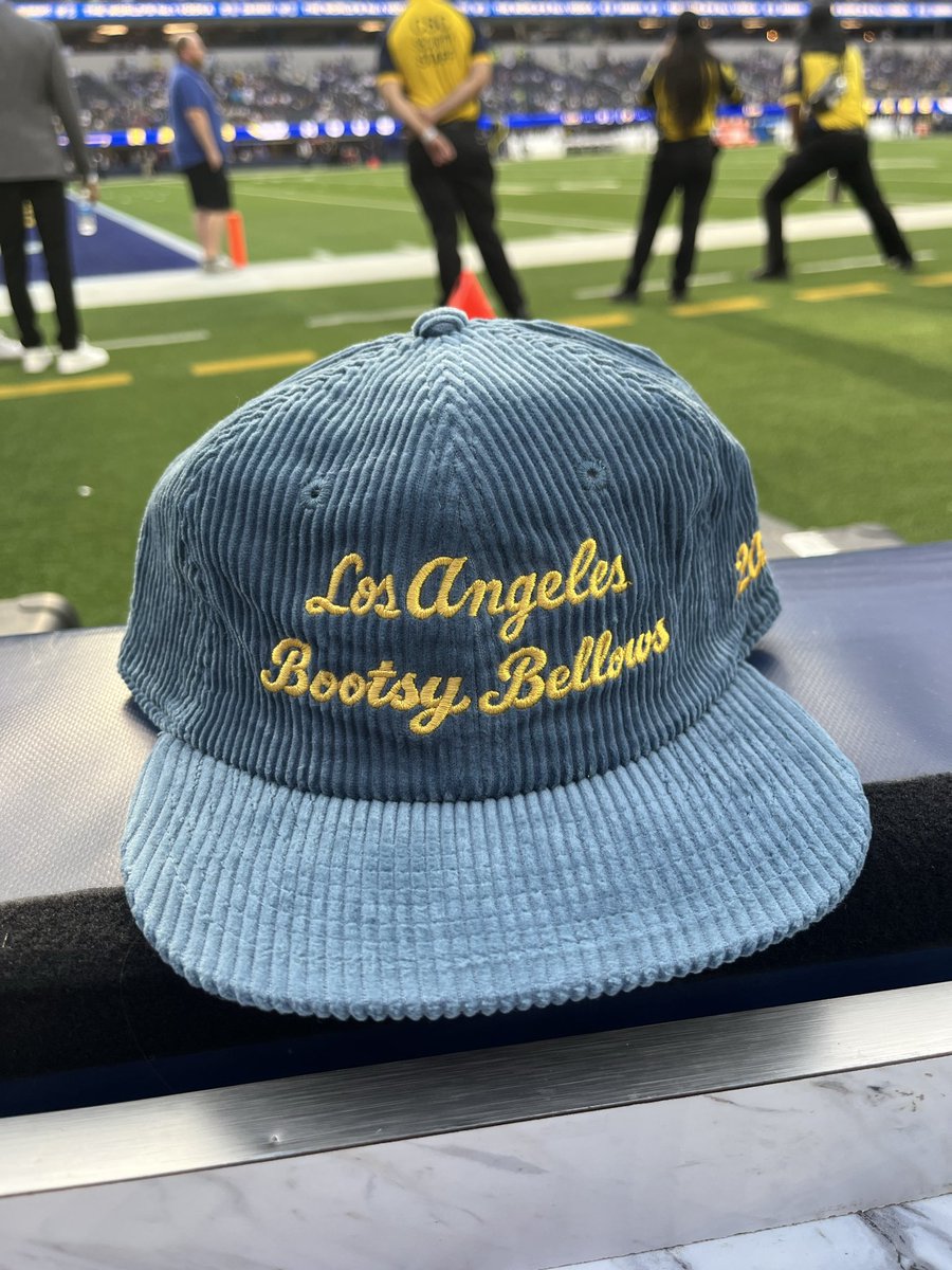 mrxgonz's tweet photo. Shoutout to @dapperlabs and @CryptoSlabs for the Monday Night Football experience! #RamsHouse https://t.co/KH9GL0Tsq0