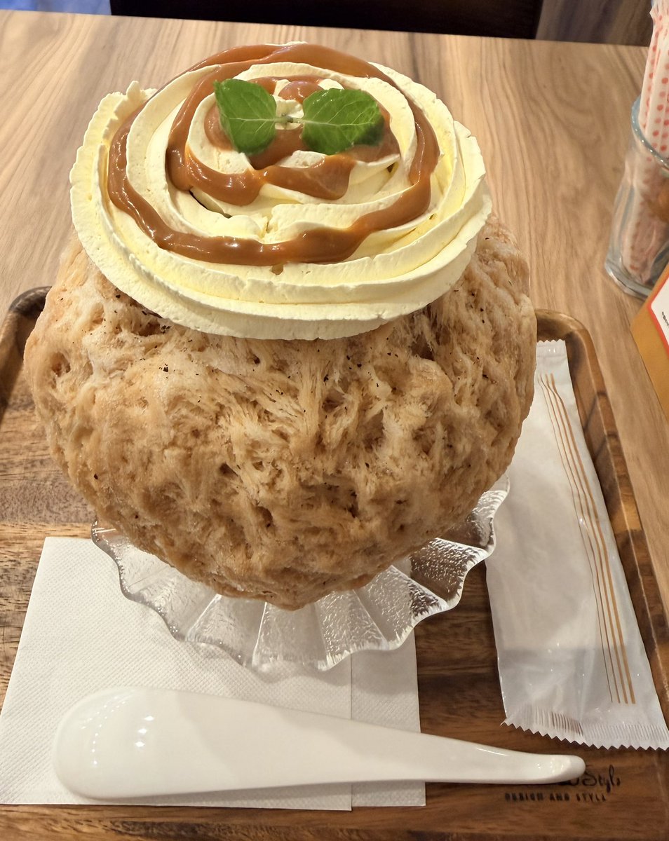 shitei_oshi513's tweet photo. YUKI FC限定ライブDay1
グッズも買って開場まで時間あるので月島〜ゆきだるまでかき氷🍧
アールグレイマスカルポーネ美味しかった☺️
（去年と全く同じ日に全く同じ行動笑）
店内でEBiDANの曲ばっかりかかるなって思ってたら店員さんがEBiDANファンだった！なんか嬉しい🥰 https://t.co/iaWokV2OLQ