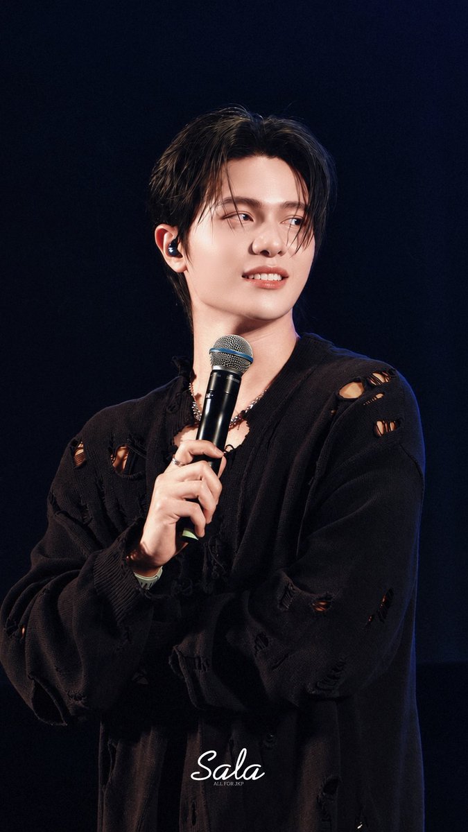Saaaala_z's tweet photo. 𝐂𝐚𝐧 𝐰𝐞 𝐬𝐞𝐞 𝐭𝐡𝐢𝐬 𝐨𝐮𝐭𝐟𝐢𝐭 
𝐚𝐠𝐚𝐢𝐧 𝐢𝐧 𝐁𝐚𝐧𝐠𝐤𝐨𝐤?😬🖤

#Williamjkp
#LYKNDuskAndDawnxOsaka https://t.co/51tDnMoR5q
