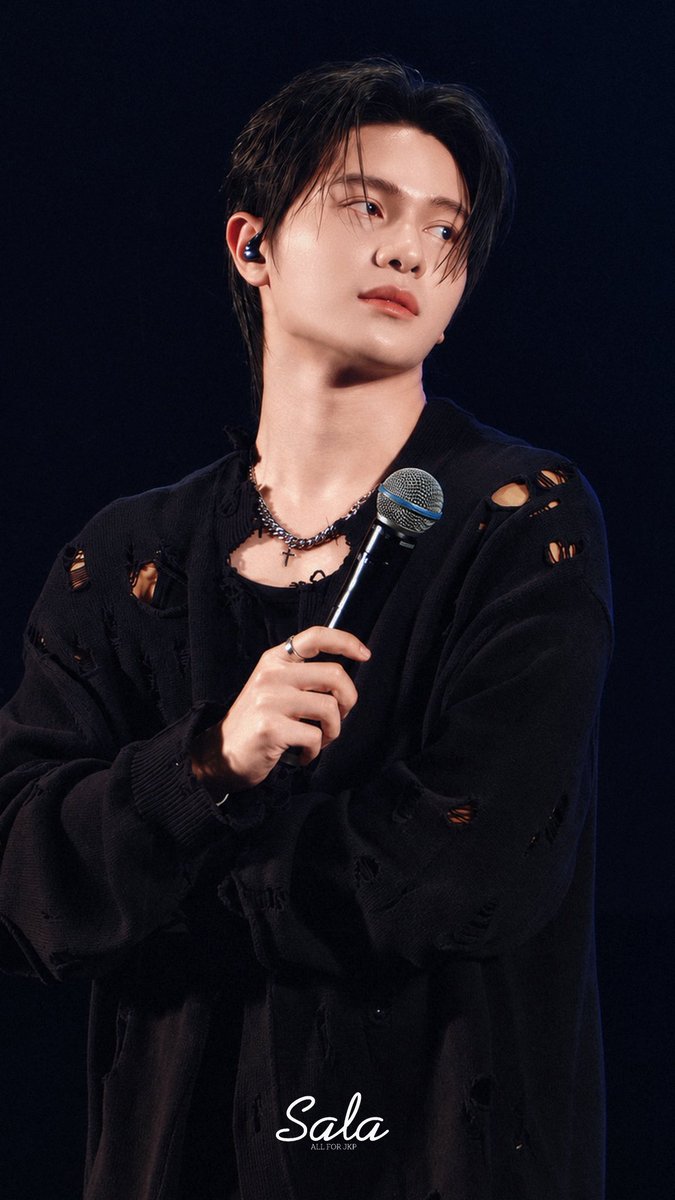 Saaaala_z's tweet photo. 𝐂𝐚𝐧 𝐰𝐞 𝐬𝐞𝐞 𝐭𝐡𝐢𝐬 𝐨𝐮𝐭𝐟𝐢𝐭 
𝐚𝐠𝐚𝐢𝐧 𝐢𝐧 𝐁𝐚𝐧𝐠𝐤𝐨𝐤?😬🖤

#Williamjkp
#LYKNDuskAndDawnxOsaka https://t.co/51tDnMoR5q
