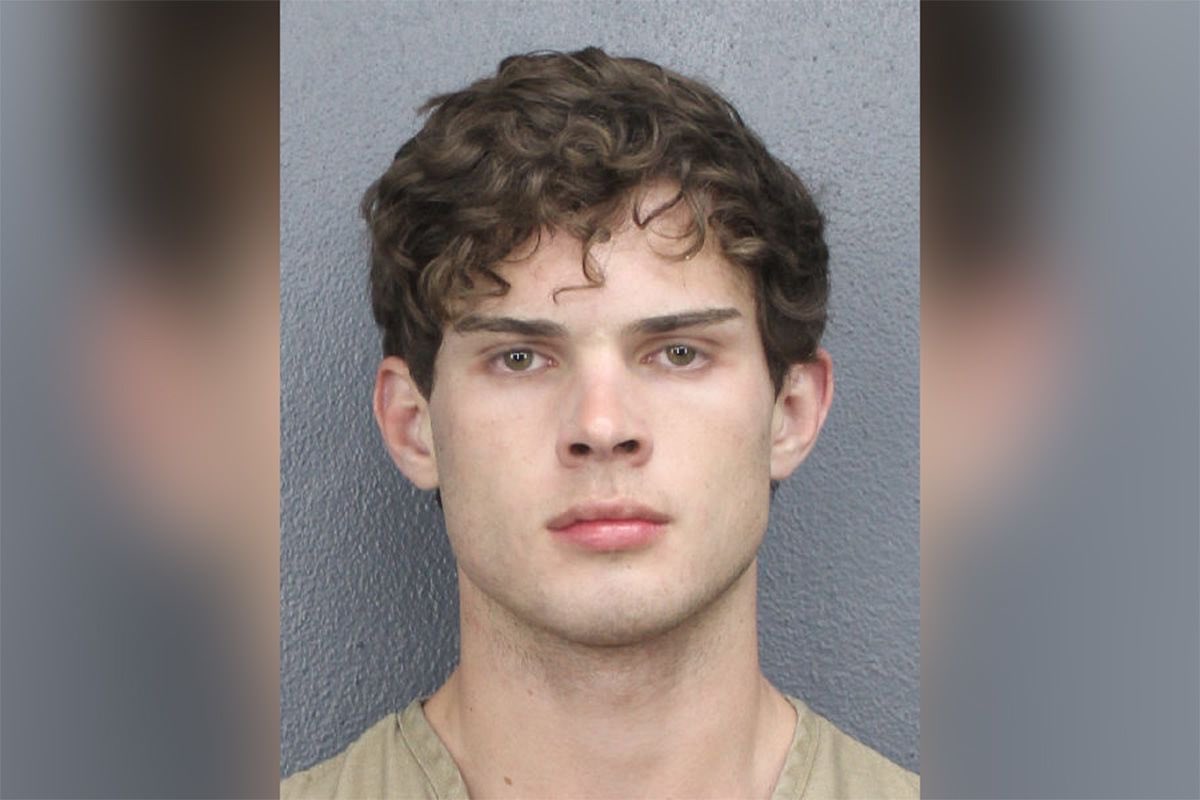 NewsWire_US's tweet photo. Looksmaxxing Influencer ‘Clavicular’ Charged With Rape and Drugging in Massachusetts https://t.co/KDnR7xgKBc