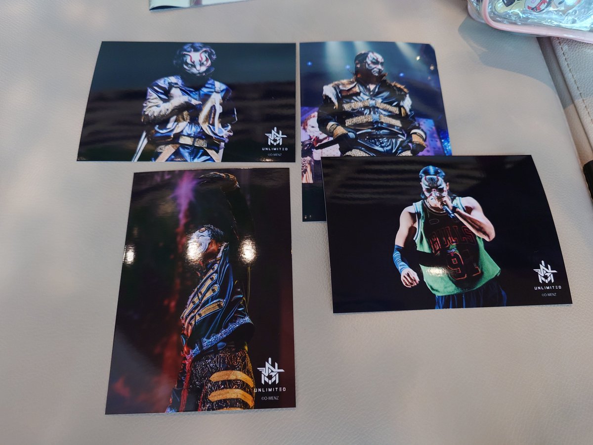 akkanbe0602's tweet photo. O-MENZ ワンマンライブ ブロマイド

【譲】下記画像
【求】🖤レア＞＞定価

お気軽にお声がけ下さい🙇‍♀️🙇‍♀️
本日、明日と現場におります🙇‍♀️ https://t.co/DcBPoGLGzJ