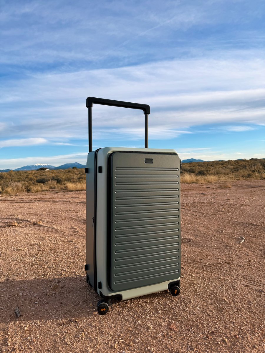 Level8Group's tweet photo. Some journeys begin where the pavement ends.

With a space-saving top-opening design and expandable packing room, the LEVEL8 Adventure Check-In is ready for open skies, quiet escapes and everything beyond.

https://t.co/sdWDYjaeR8

#LEVEL8 #AdventureLuggage https://t.co/EvAXamTSy7