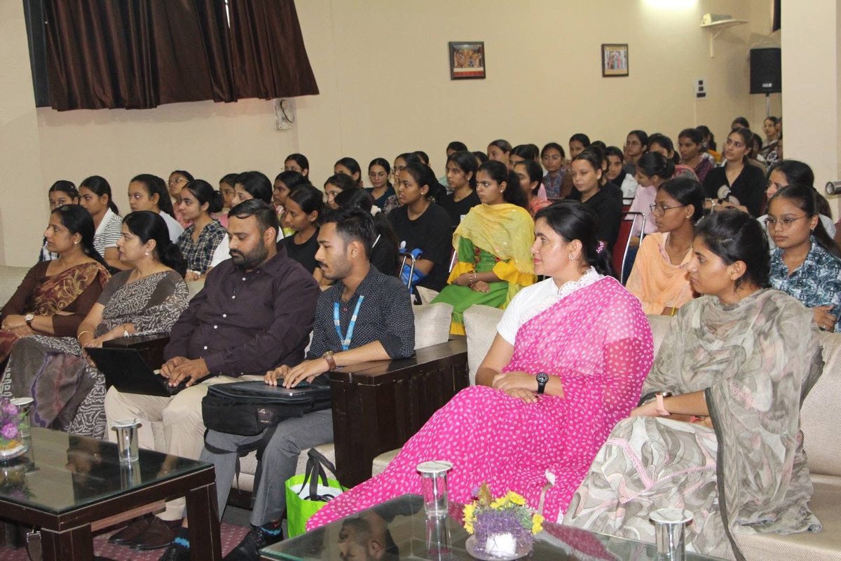 HKCKapurthala's tweet photo. The Post Graduate Department of Computer Science &amp; Information Technology, Hindu Kanya College, Kapurthala organized an informative and career-oriented seminar on emerging trends, career opportunities and industry-required skills in the field of Information Technology. https://t.co/S8itFRCqZ0