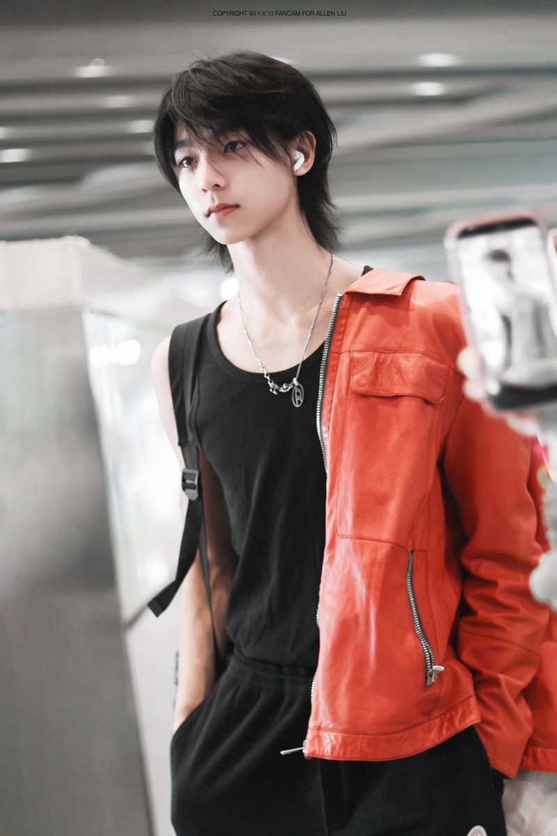 kun_vitas's tweet photo. 260920 Pek 🛫
#airportfashion
𝑩𝒆𝒊𝒋𝒊𝒏𝒈 𝑫𝒆𝒑𝒂𝒓𝒕𝒖𝒓𝒆
ผมฟูและใบหน้าเท่ น่ารัก🚼
เหิงเหิง 3 ช็อต📸
#liuzeheng #allen
#closertoyou
#奔赴少年ciiu #ciiu
#jyp #jypchina
🔖https://t.co/USVfpw3EBZ https://t.co/Q0HhtRuiDc