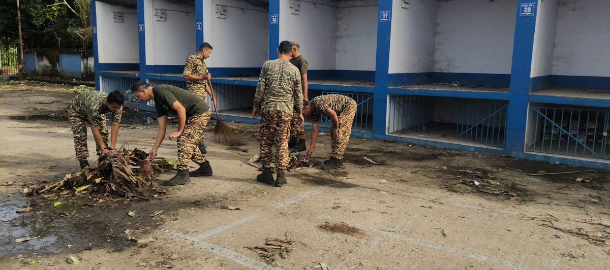 150BNCRP's tweet photo. As part of #SwachhataHiSeva2026, personnel of E/150 Bn CRPF conducted a cleanliness and beautification drive at the identified CTU – Gaighata Agriculture Market, Chandpara, Bongaon, WB. The initiative transformed the surroundings into a cleaner, hygienic and more pleasant space. https://t.co/IrcSvu2GwY