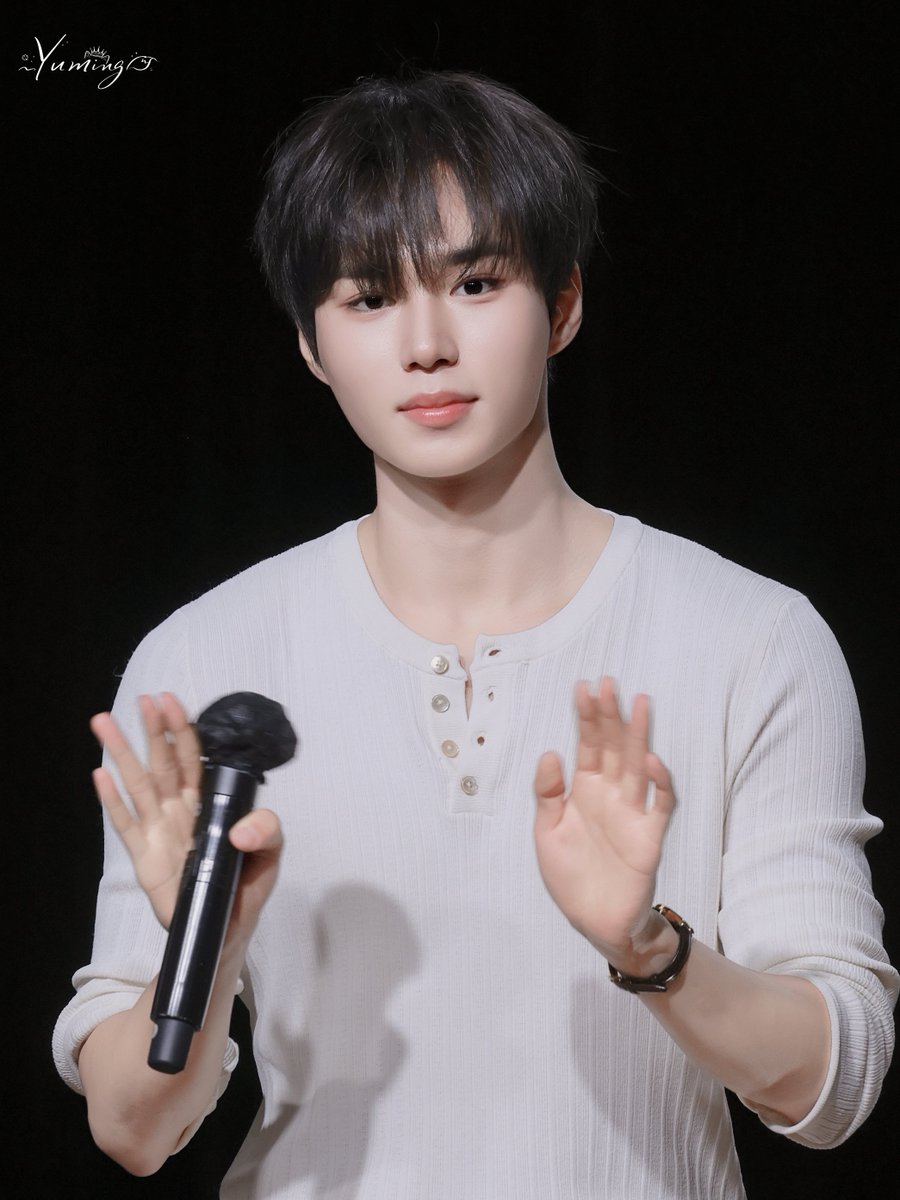 yuminglu18's tweet photo. 20260921 签售
😘😘
#김준서 #KIMJUNSEO #JUNSEO #준서
#ALPHADRIVEONE                #ALD1 https://t.co/TGIIzmFSYP