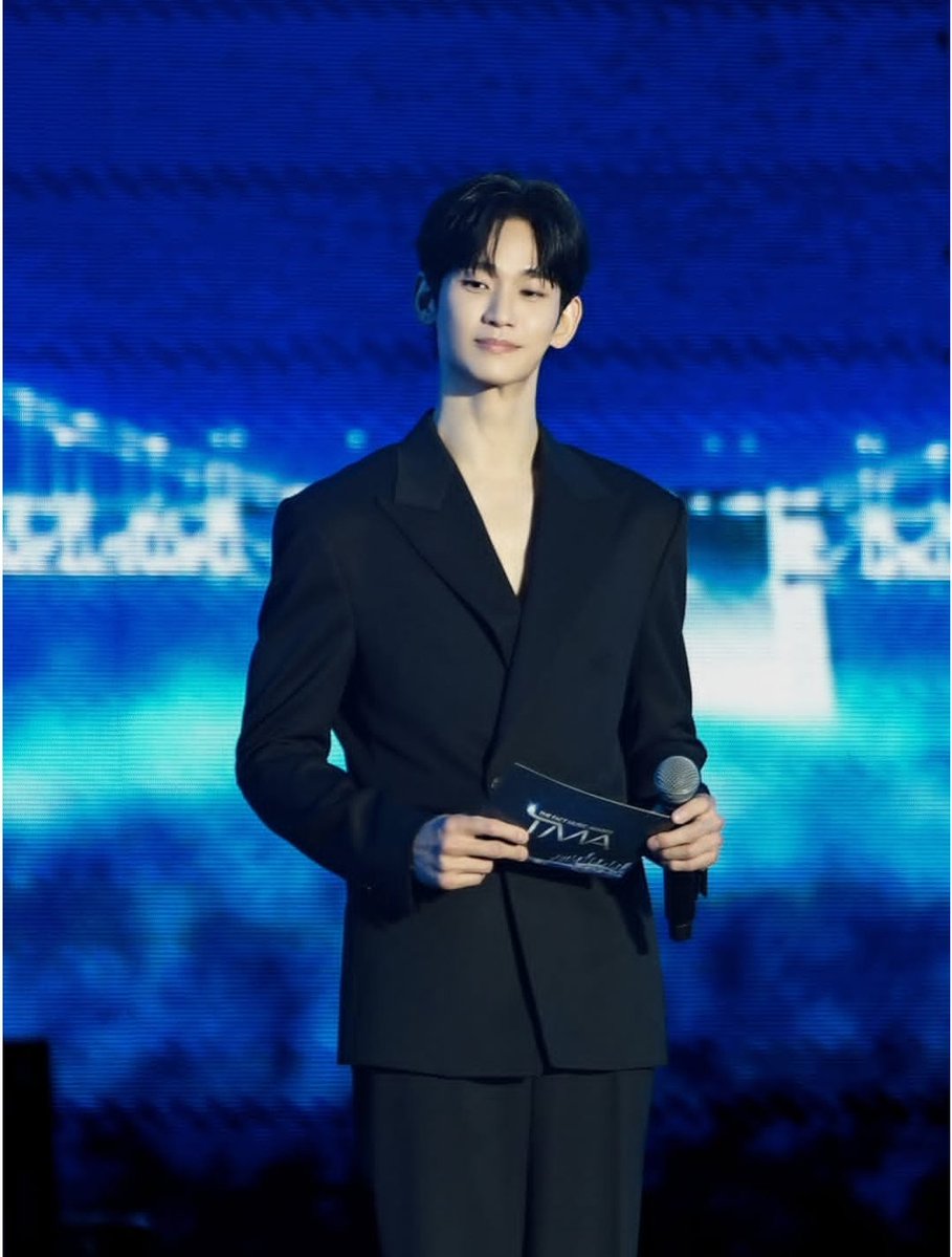 KSHBASE_'s tweet photo. 260922 |  Gold Medalist posted photos of #KimSoohyun. https://t.co/2Iw8735M9u