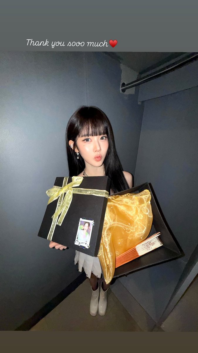 Meant2LoveSTAYC's tweet photo. The Fan Project gifts (Filipiniana Kimona, Abaniko, Scrapbook, Handbanner)  that we prepared for @STAYC_official have been received by them!

We're so glad to know that they arrived to the members safely 🥹💖

#STAY_CLOSER #STAY_CLOSER_MANILA #MEANT2LOVESTAYC https://t.co/HElSBhhCs6