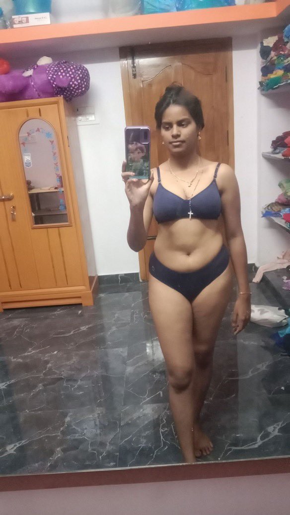 Oreooofux91's tweet photo. Tamil girlll💋🥵🥵💋 https://t.co/rTnwlrvtAV