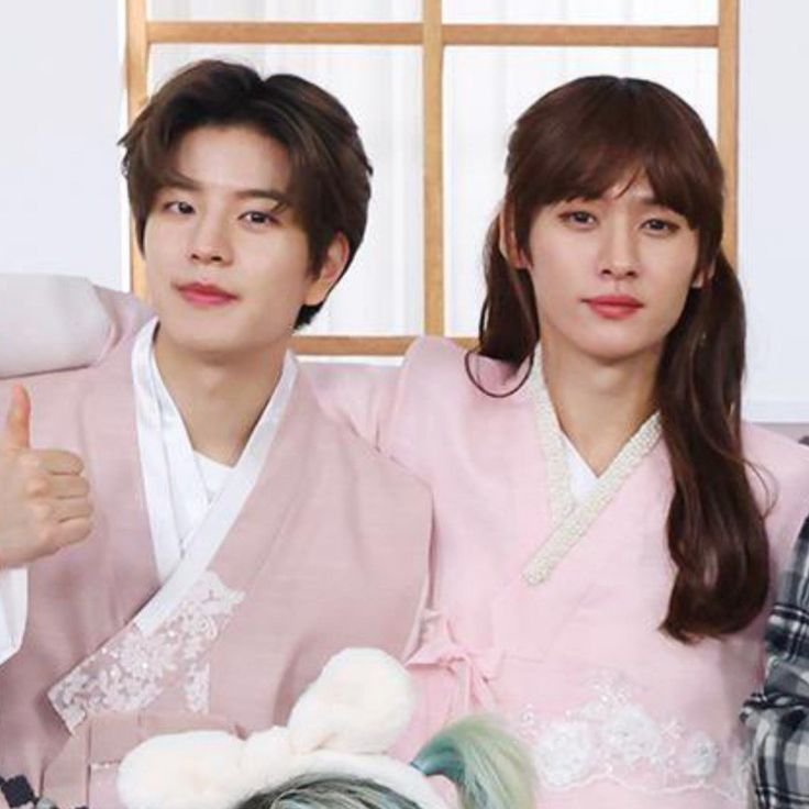 leemknoe's tweet photo. ⠀
   Happiest bday lil bro nyot @minseunqkim 🎂💖 stay healthy, and wishing all the best for you 🥰⠀
   ⠀ https://t.co/wwtYAklQ5d