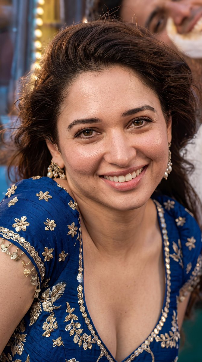 Actresspicturee's tweet photo. Tammanahbhatia

#tammanahbhatia #tammanah #telugu #actress #teluguactress #actressphoto #actresshd #4kimages #ActressHub #bollywood #tollywood #tiktok #instagram #actress4k #tango #teluguactressphotos #actressphotos https://t.co/yOutaYJE96
