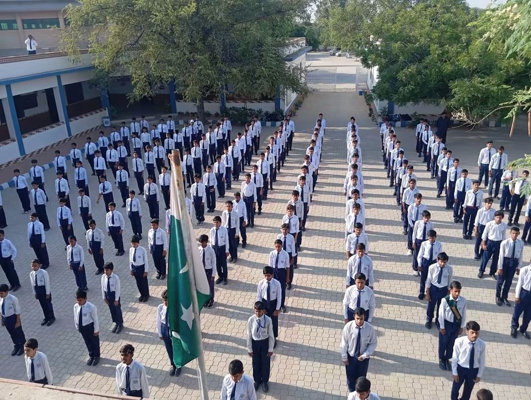 AbbdulsalamR's tweet photo. سندھ کے سرکاری اسکولوں میں صبح کی اسمبلی
گورنمنٹ بوائز سیکنڈری اسکول ملیر کینٹ، ملیر ٹاؤن، ضلع ملیر کراچی میں صبح کی اسمبلی کا خوبصورت منظر۔
طلبہ نے نظم و ضبط، توجہ اور مثبت جذبے کے ساتھ اپنے دن کا آغاز کیا۔
#SindhSchoolsReimagined
#SindhGovernment #MorningAssembly https://t.co/JTK9V4kTTb