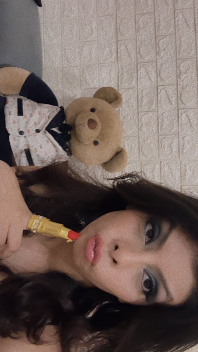 aampapadluvr's tweet photo. last sat makeup ate https://t.co/v5mo4MuhnK
