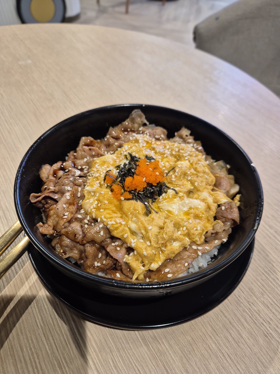 LK_tanuki's tweet photo. 一緒に食べよう。 https://t.co/g4Vs0rMHRm