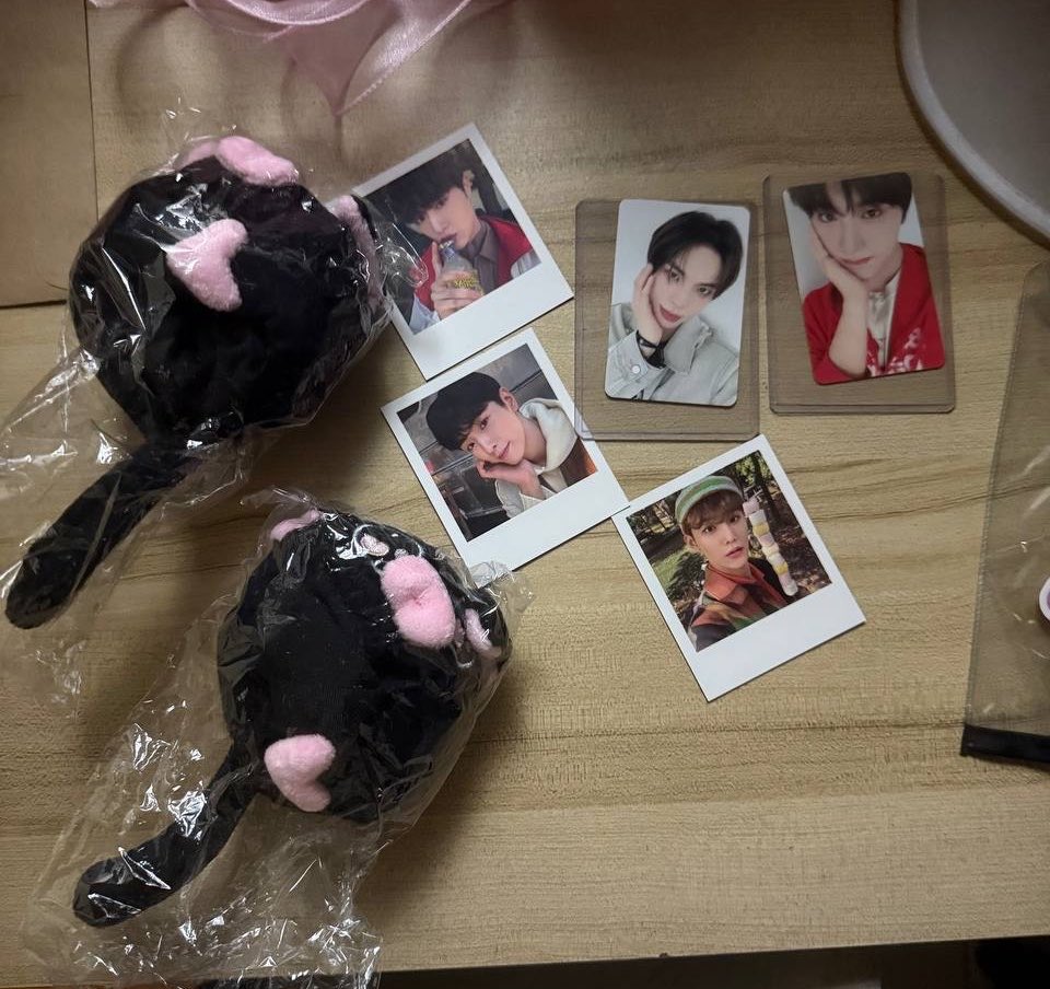 sodubaejy's tweet photo. I'll be bringing some giveaways later for @CIXUNIONPH 💛 

2 Foebong Cover
3 CIX Polaroid
2 CIX SG PC

See you all! 💛💛

#KIMSEUNGHUNinMANILA https://t.co/j3M0hI3DnA