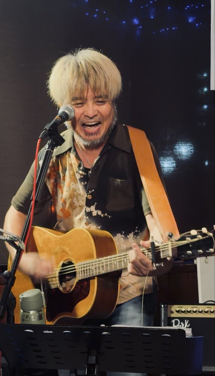 77nonono77's tweet photo. 2026/09/21
#清水MOTOSTUDIO
#motoyoshi
ワンマンライブの
オープニングアクト
#さとうもとき
もとさんが、OAの2倍の時間唄うルール🤭
OAやのにアンコールもありまして🤣もとさんの曲のカバーもありまして🥰盛り沢山のもっくんアンコール含めて8曲と妄想第3話🥳
みんな大好きモトスタ✨
11周年おめでとうの日🎉