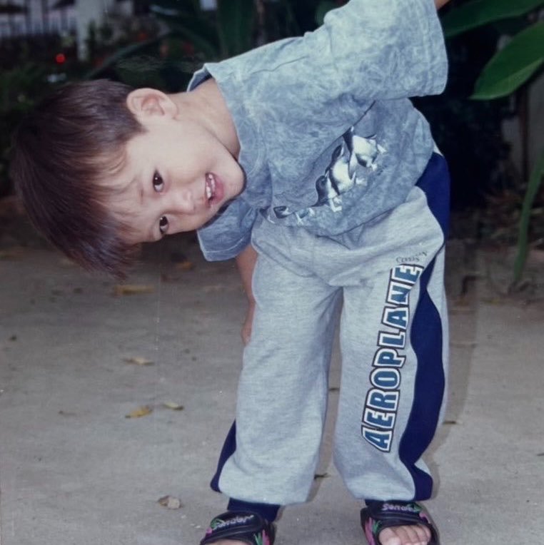 Jossy_Fluke777's tweet photo. When he was just a kid… 🥹
And years later, his partner captured the exact same shot. 🫠❤️

 Different era. What are the odds? 👀

#JossGawin https://t.co/Nm8EUBJGMq