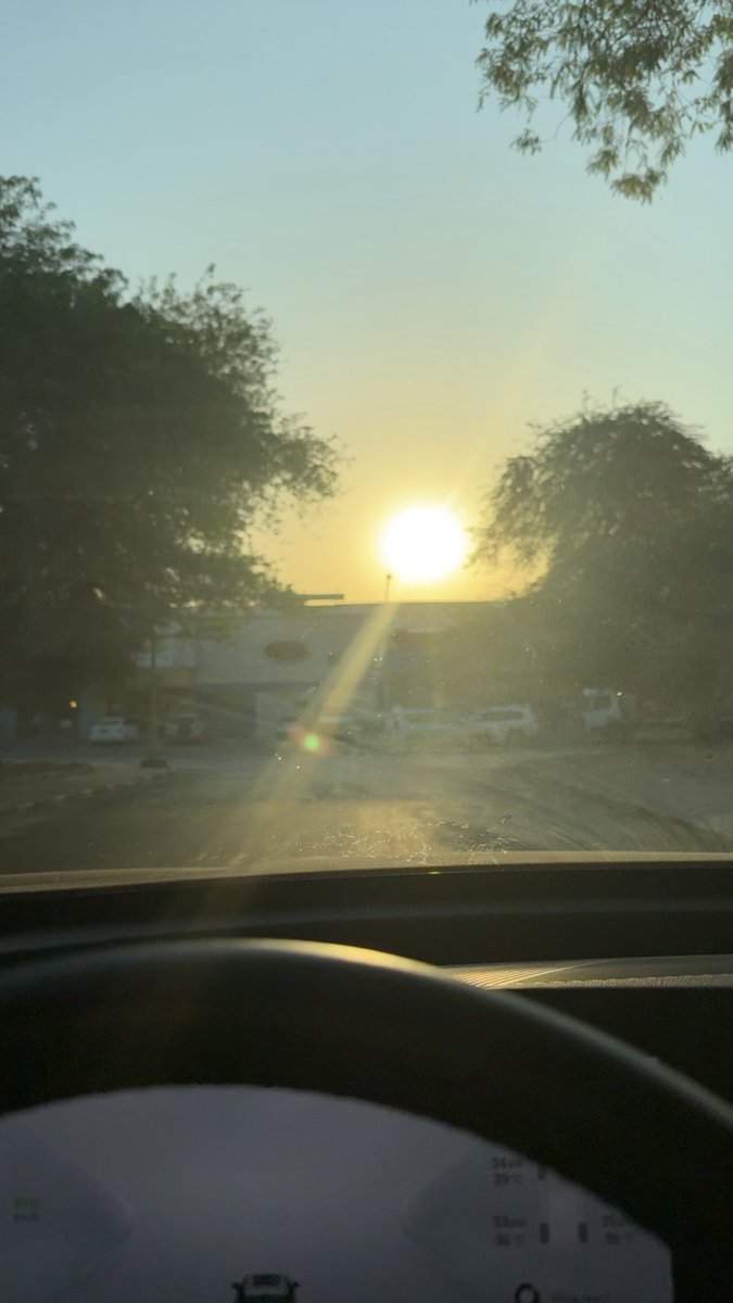 i1iinv's tweet photo. أنا بحياتك https://t.co/QkS5wOVb8X